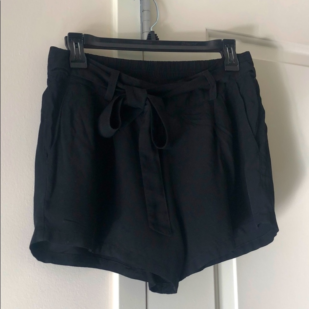 Splendid women’s black shorts